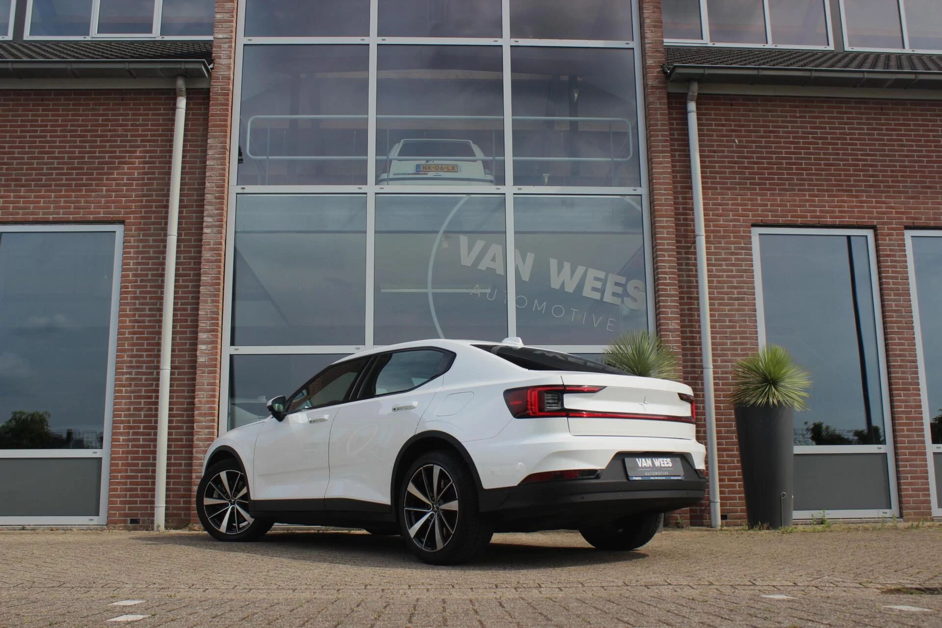 Hoofdafbeelding Polestar 2