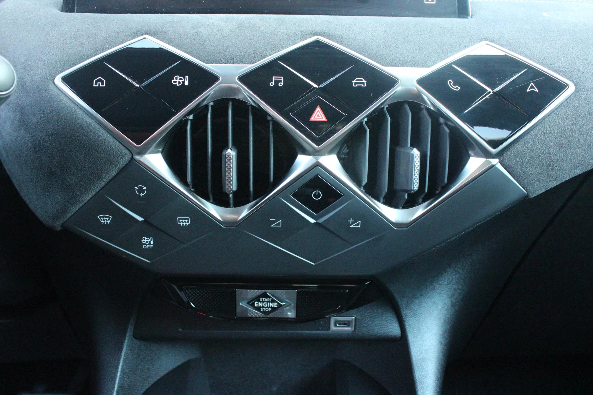 Hoofdafbeelding DS DS 3