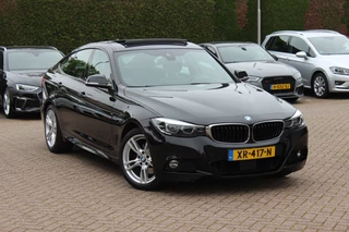 BMW 3 Serie Gran Turismo 330i High Executive Ed. M Sport / Panoramadak / Head-up / 360Camera / Harman Kardon / Leder / 18'' / Keyless / Navigatie / DAB / Stoelverwarming / Cruise Control