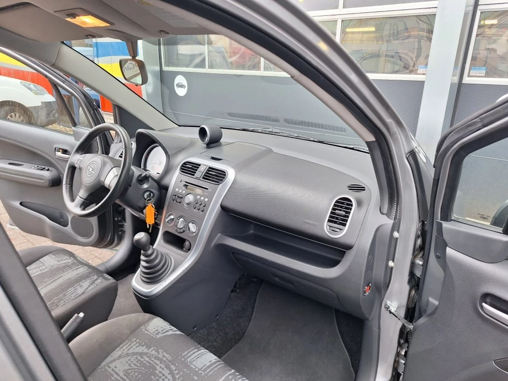 Hoofdafbeelding Opel Agila