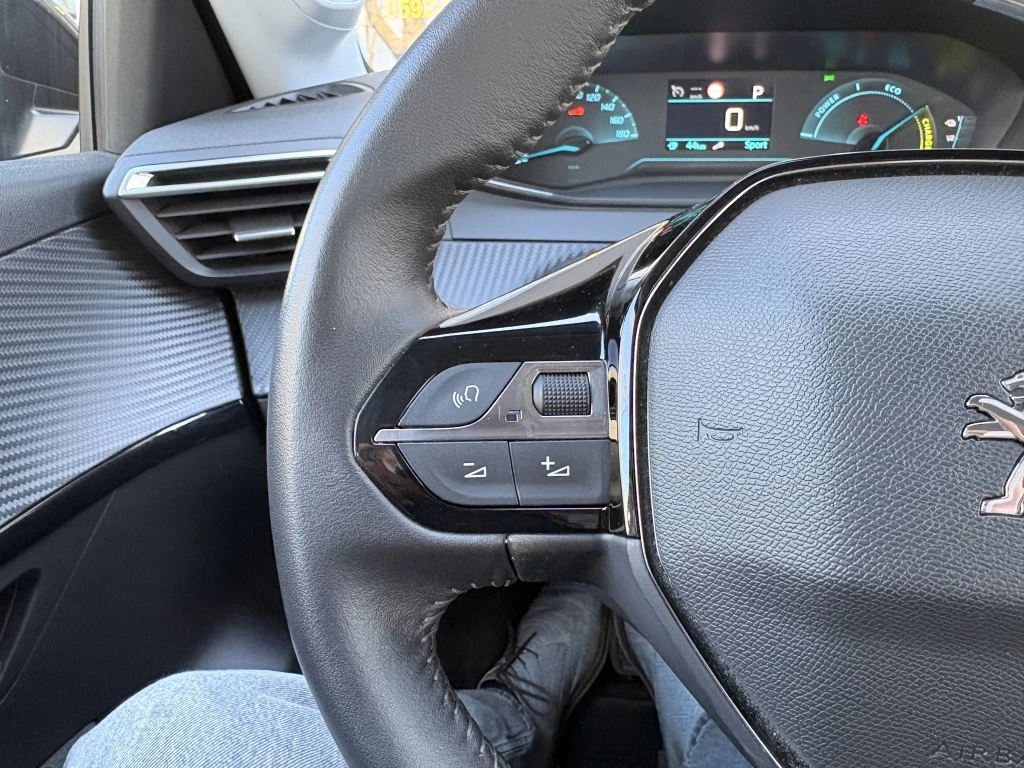 Hoofdafbeelding Peugeot e-208