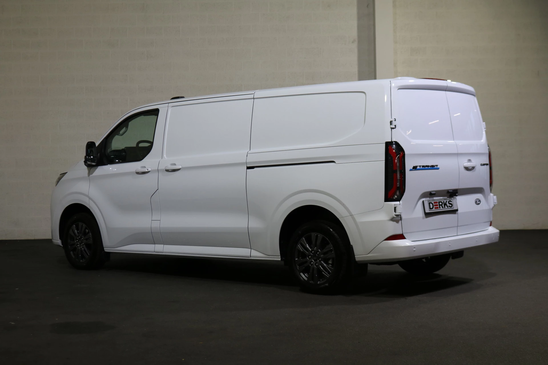 Hoofdafbeelding Ford E-Transit Custom