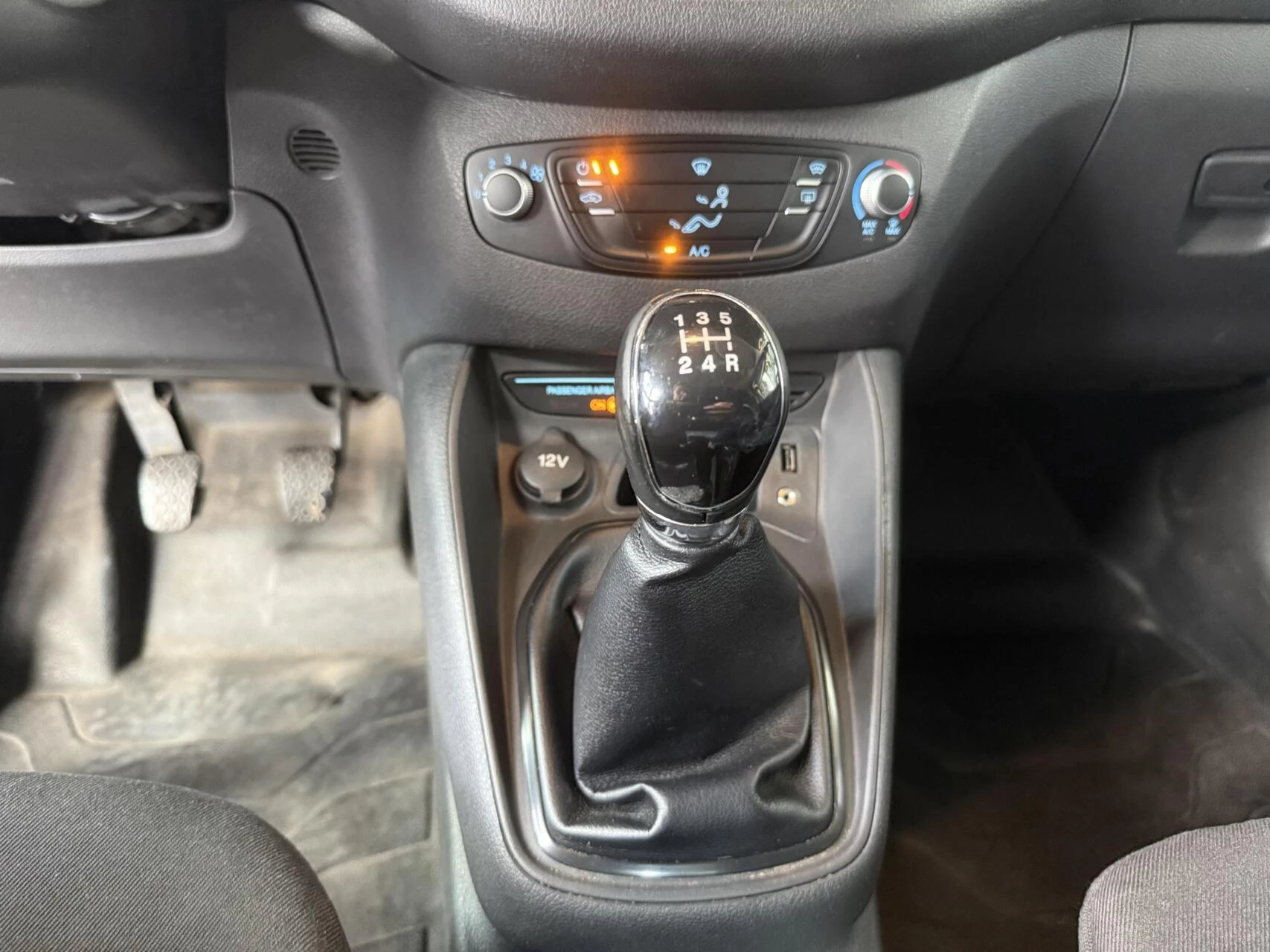 Hoofdafbeelding Ford Transit Courier