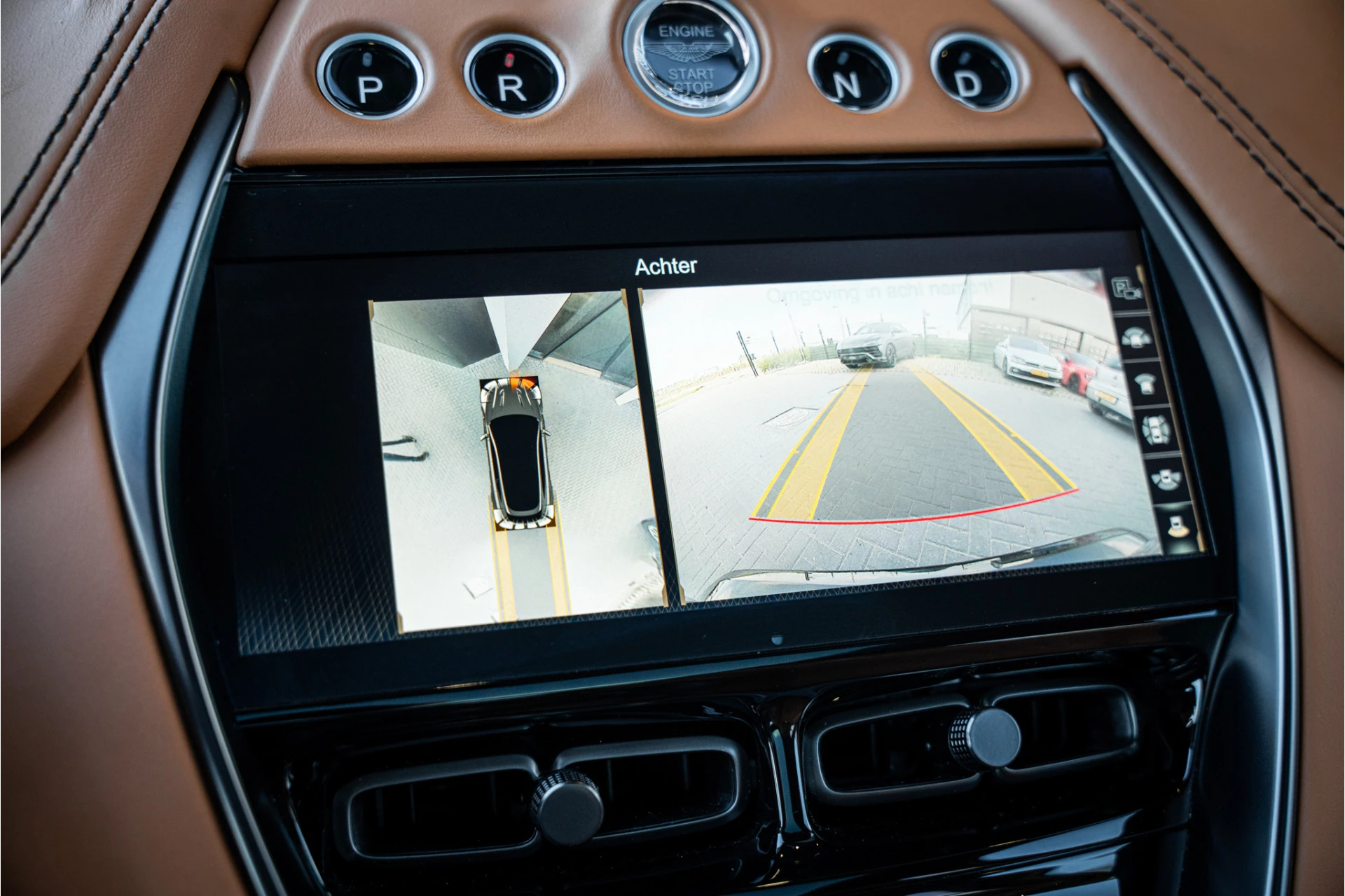 Hoofdafbeelding Aston Martin DBX