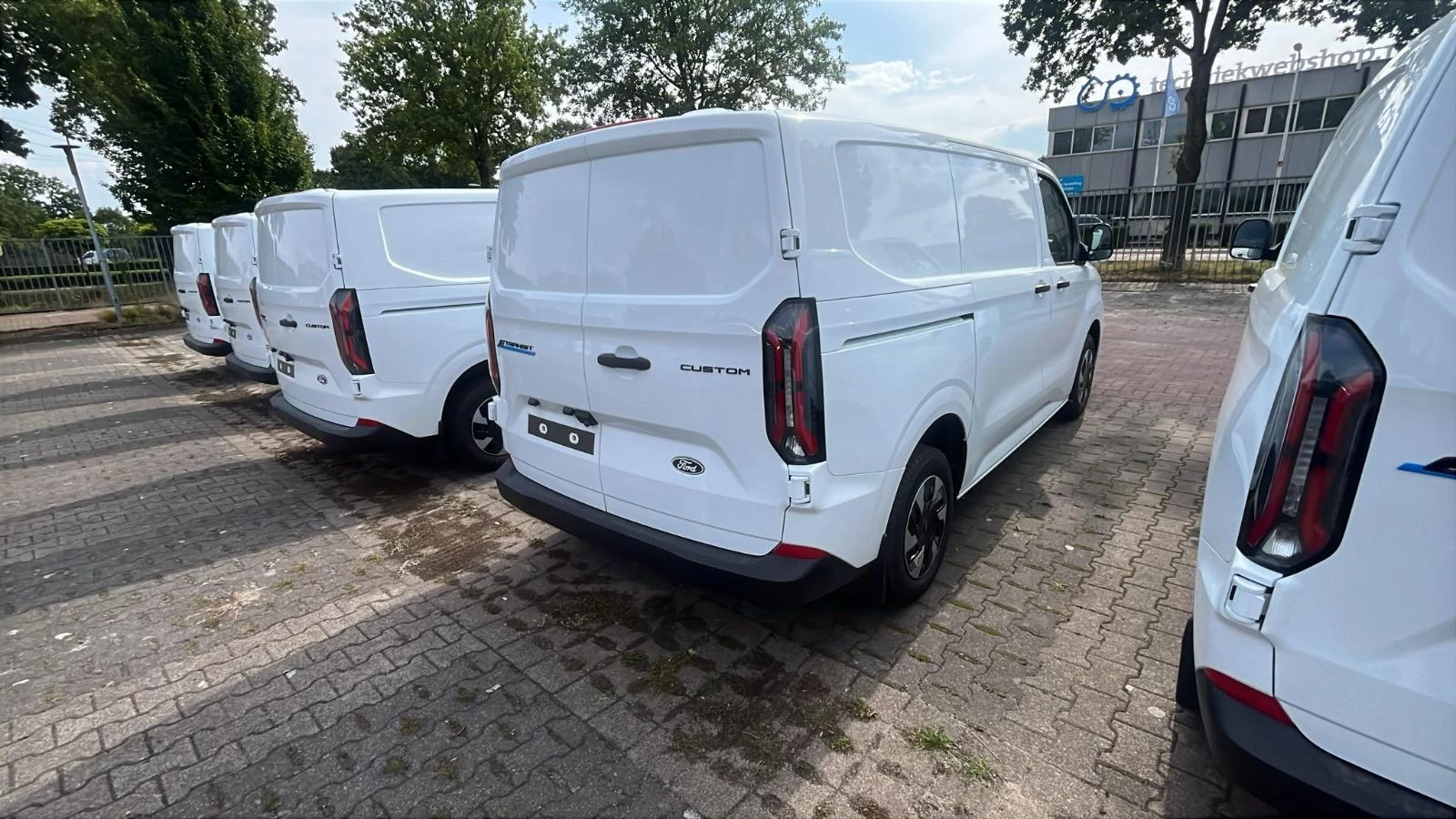 Hoofdafbeelding Ford E-Transit Custom