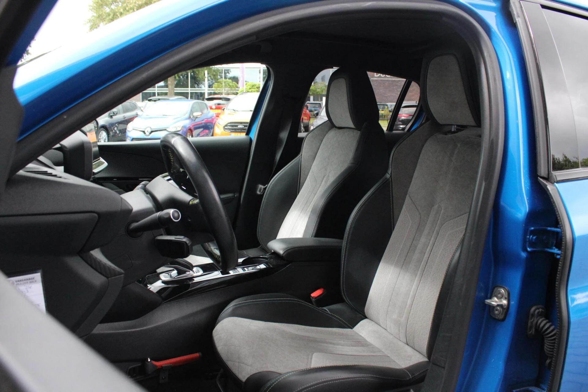 Hoofdafbeelding Peugeot e-208
