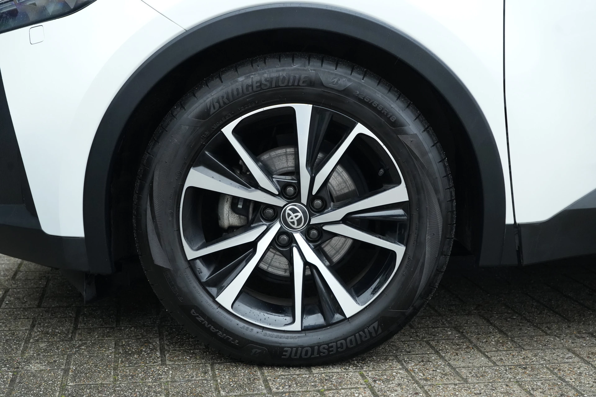 Hoofdafbeelding Toyota C-HR