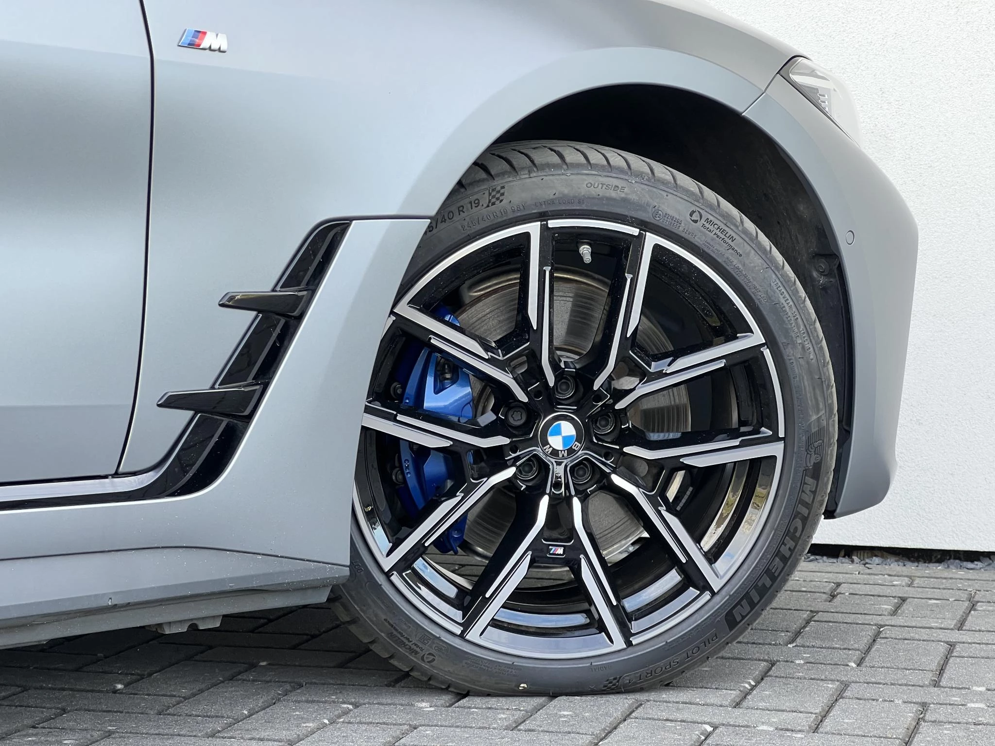 Hoofdafbeelding BMW i4