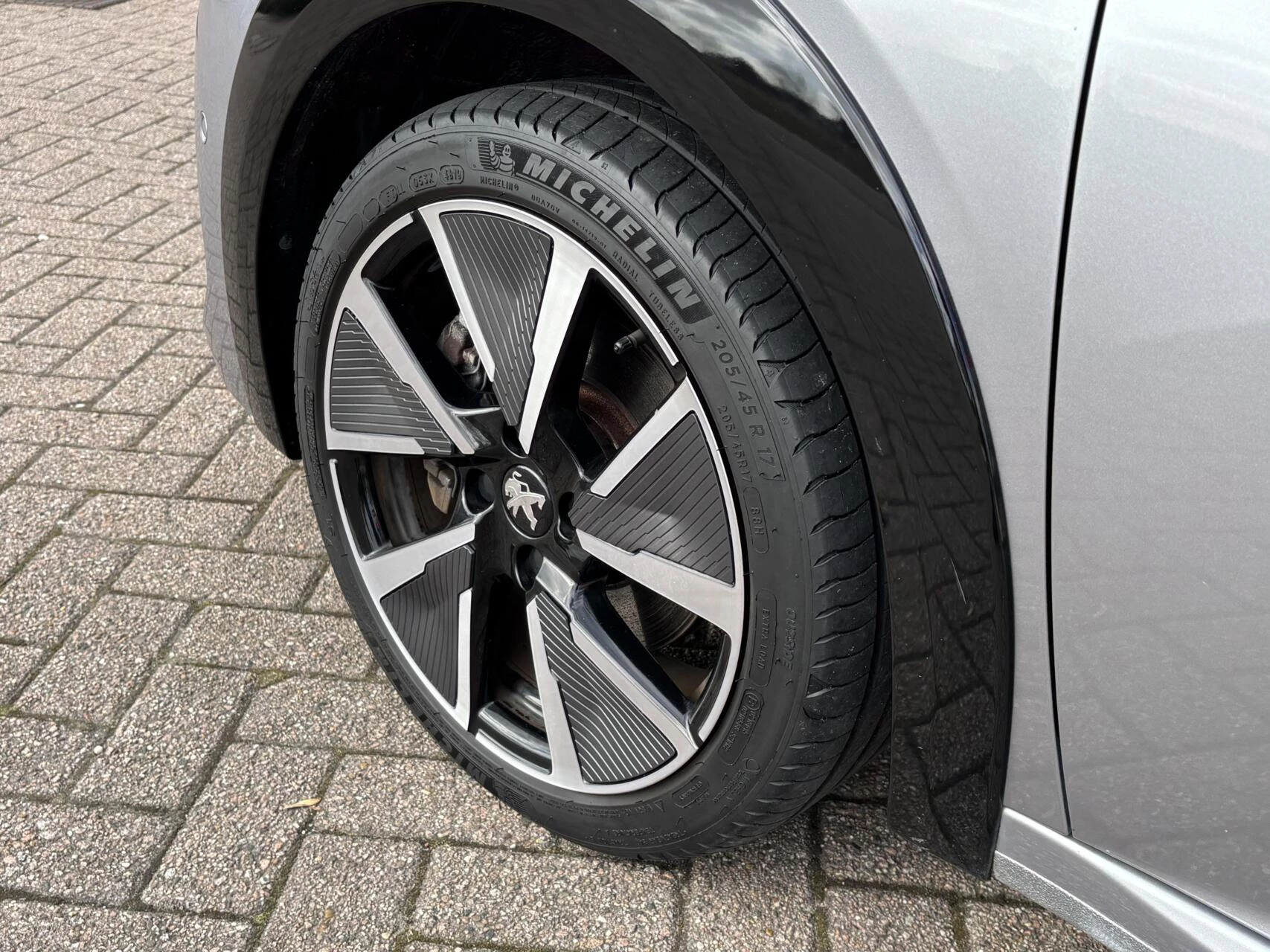 Hoofdafbeelding Peugeot e-208