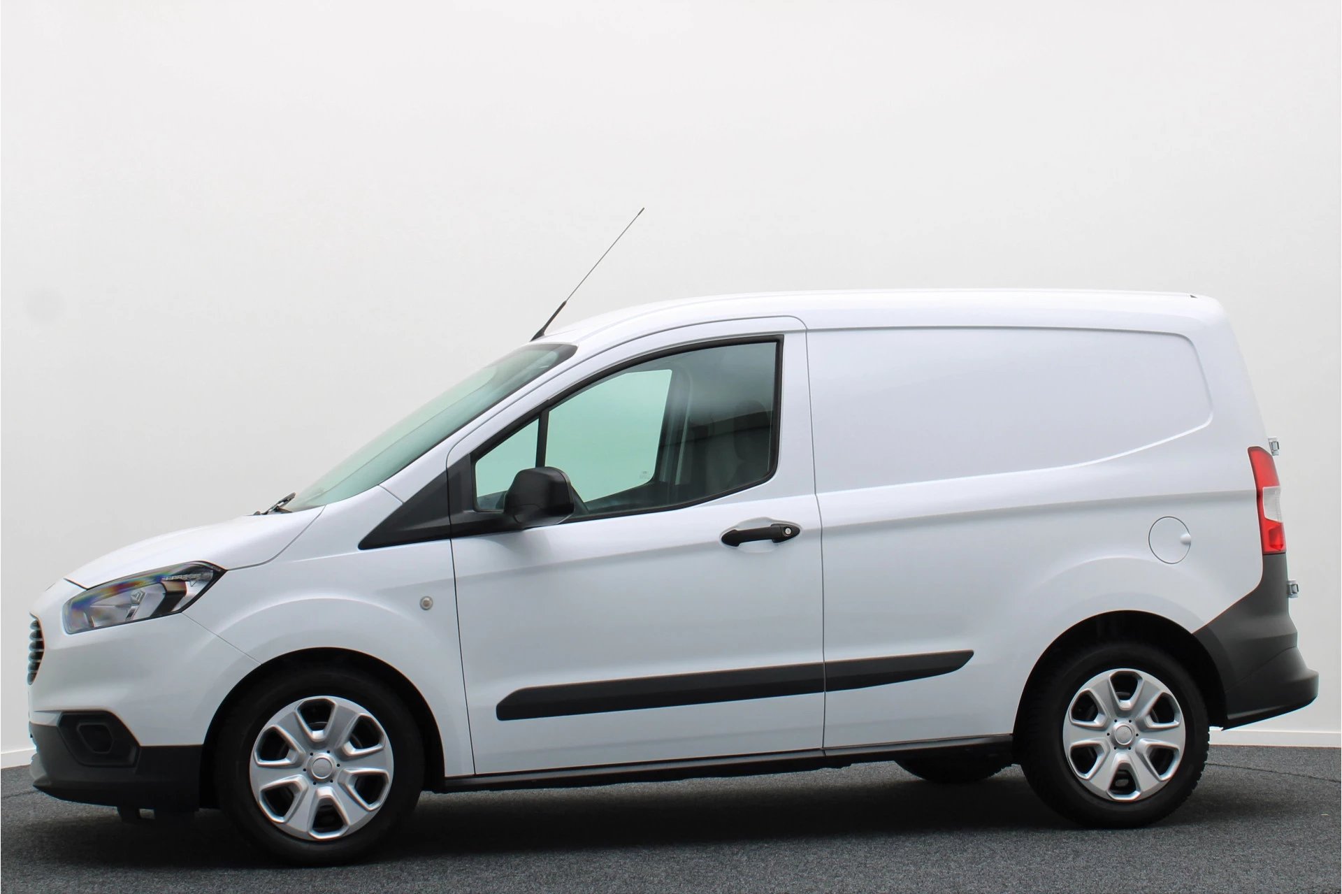 Hoofdafbeelding Ford Transit Courier