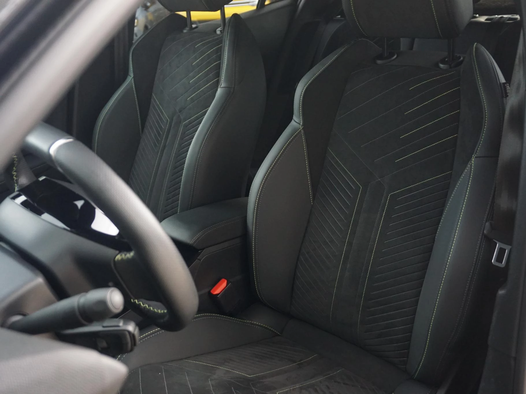 Hoofdafbeelding Peugeot e-2008