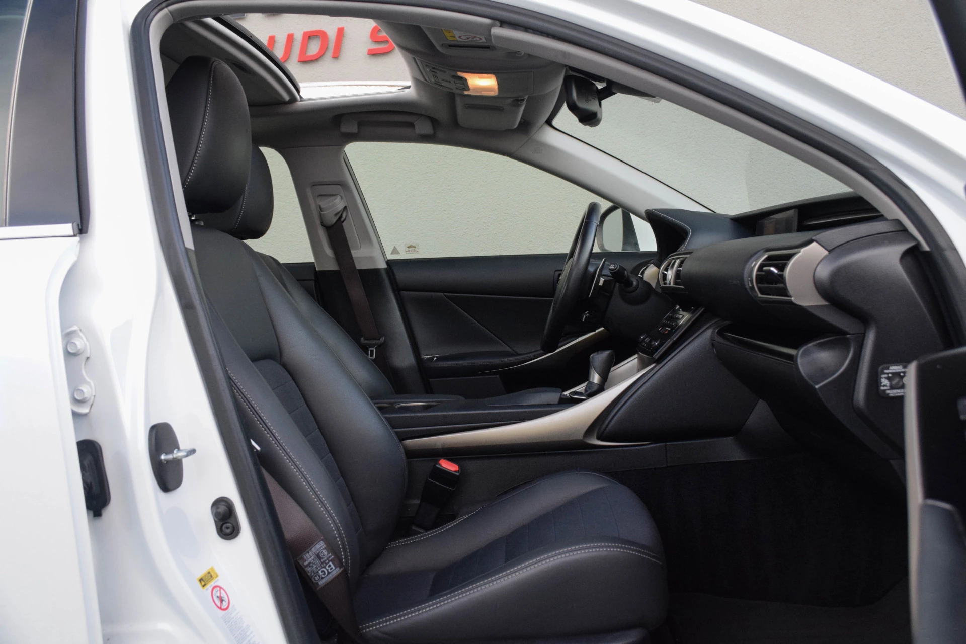 Hoofdafbeelding Lexus IS
