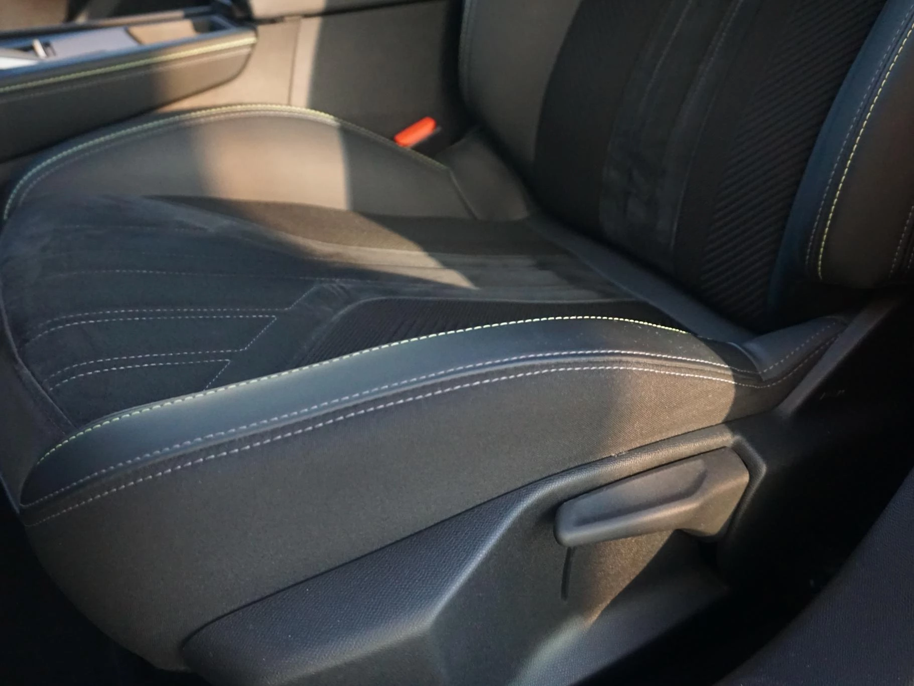 Hoofdafbeelding Peugeot 408