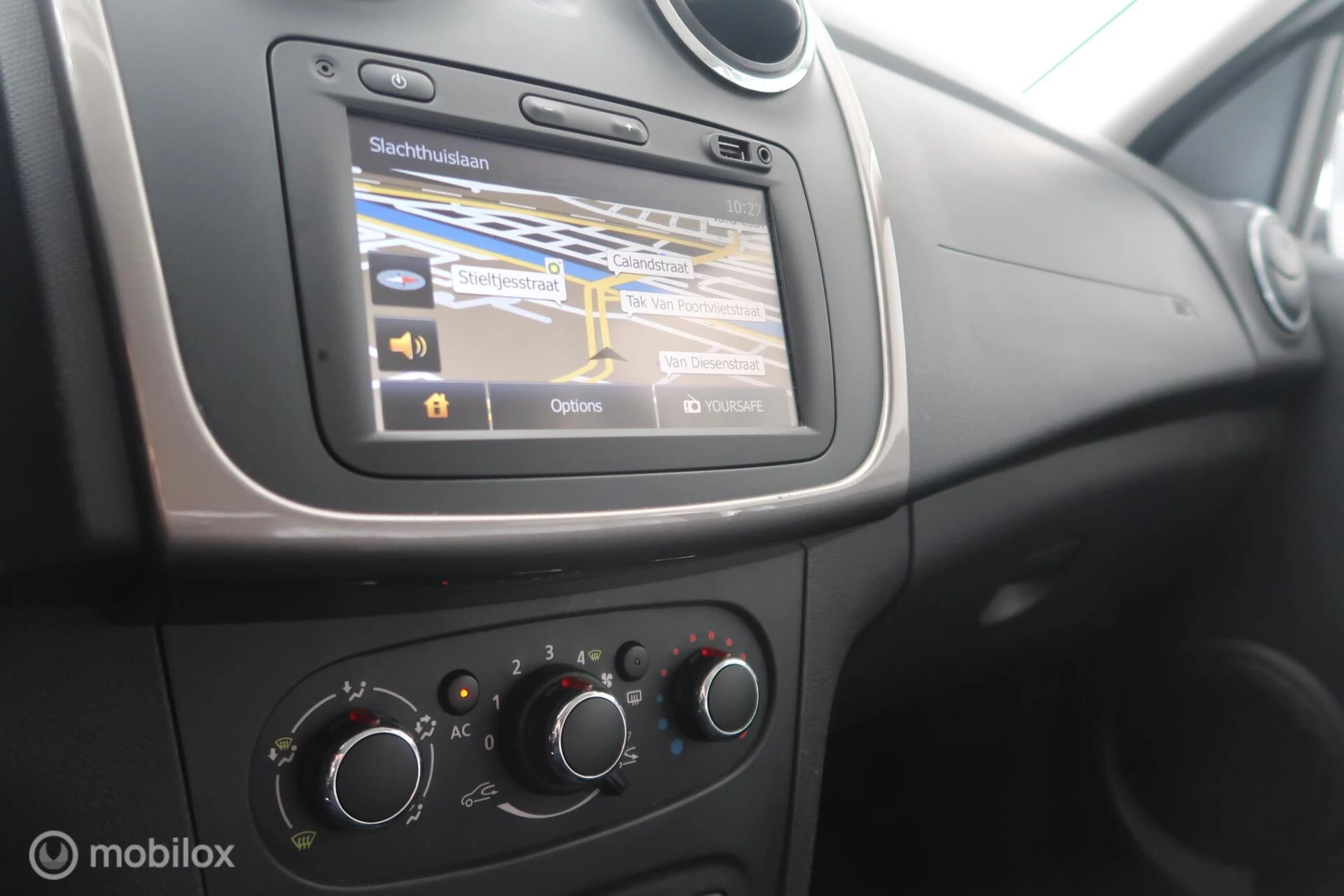 Hoofdafbeelding Dacia Logan