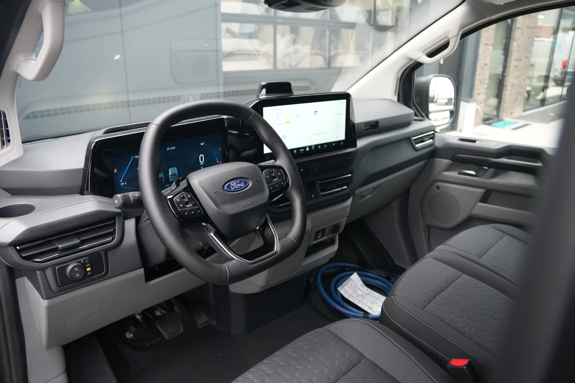 Hoofdafbeelding Ford E-Transit Custom