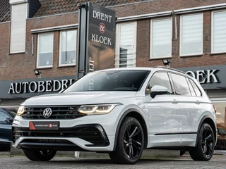 Volkswagen Tiguan 1.4 TSI eHybrid R-Line Business+ BLACK OPTIC IQ LIGHT CAMERA TREKHAAK 19 INCH APPLE CARPLAY DODEHOEK