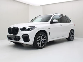 BMW X5 xDrive45e 394pk Automaat M-Sport [ LUCHTVERING+TREKHAAK+BOWERS&WILKINS+PANODAK+360.CAMERA+ACC+LEDER+LED+PDC+NAVIGATIE ]