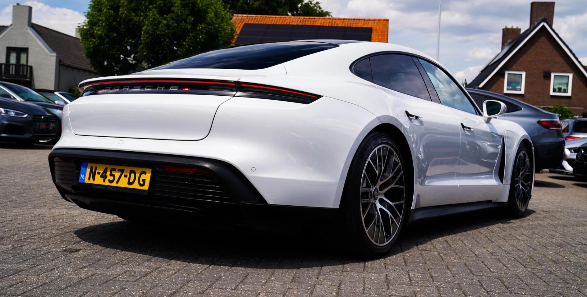 Hoofdafbeelding Porsche Taycan