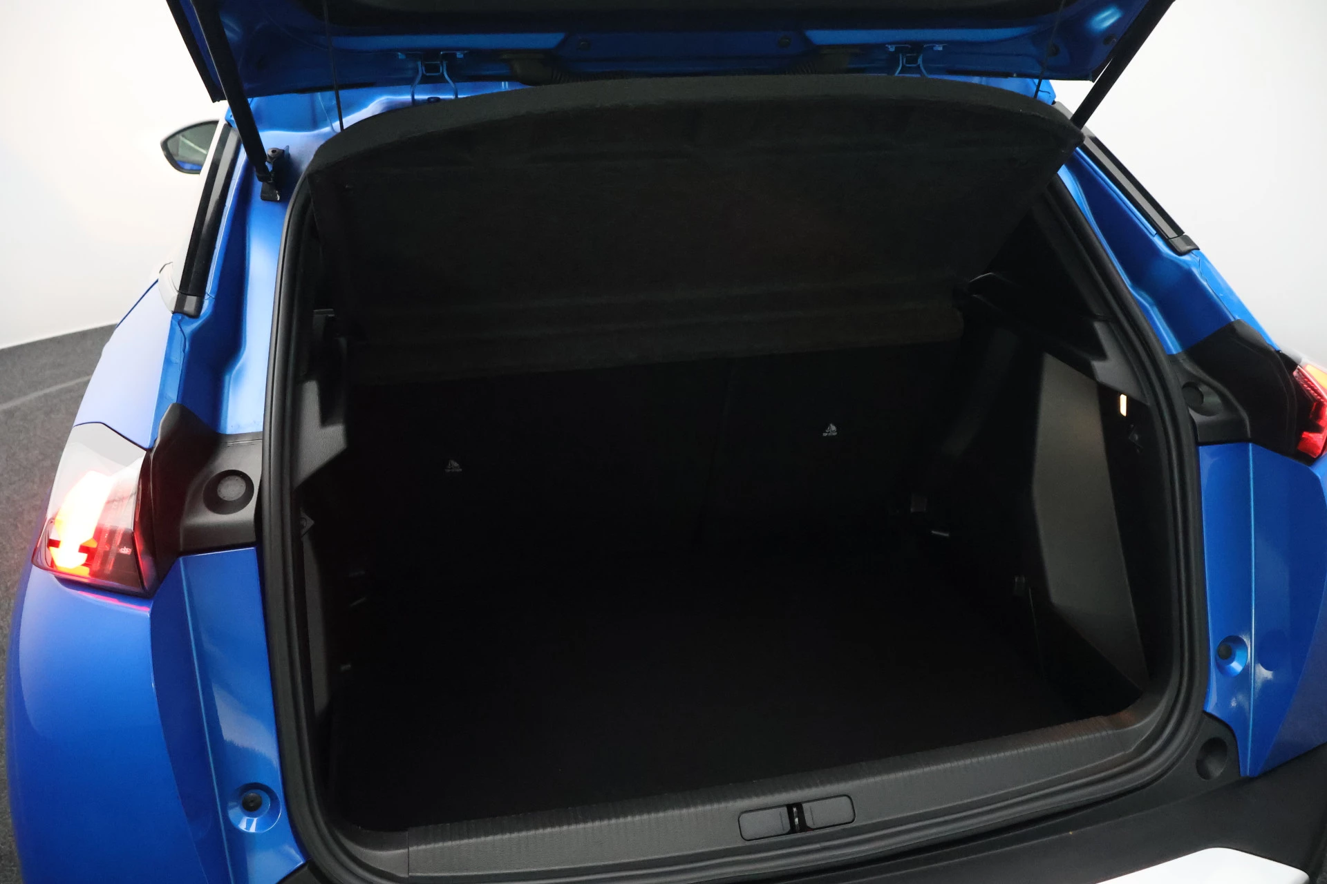 Hoofdafbeelding Peugeot e-2008