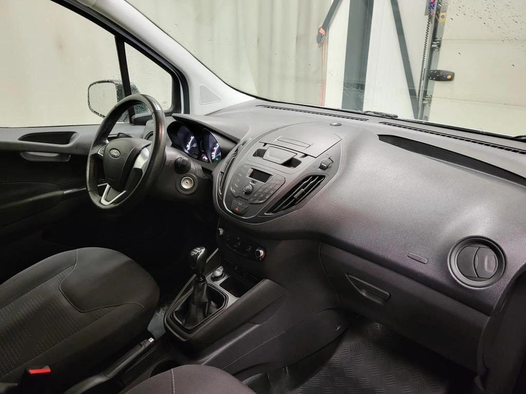 Hoofdafbeelding Ford Transit Courier