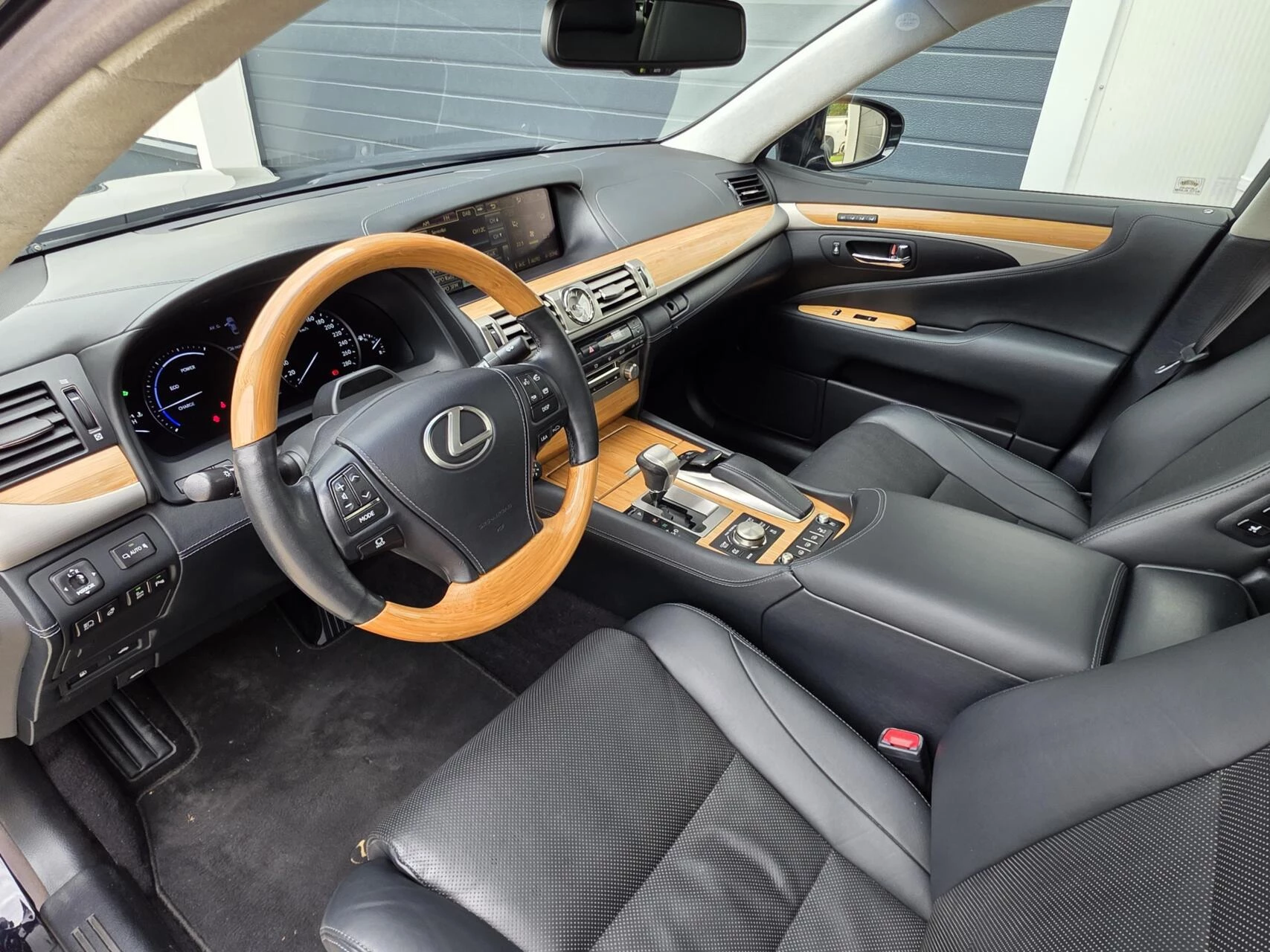 Hoofdafbeelding Lexus LS