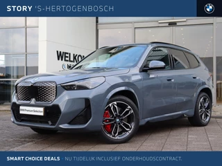 Hoofdafbeelding BMW iX1 BMW iX1 eDrive20 M Sport / Panoramadak / Trekhaak / Sportstoelen / Achteruitrijcamera / M Adaptief onderstel / Adaptieve LED / Comfort Access / Parking Assistant