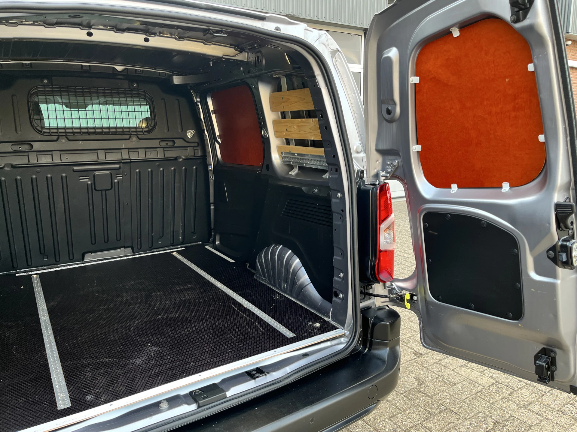 Hoofdafbeelding Peugeot Partner