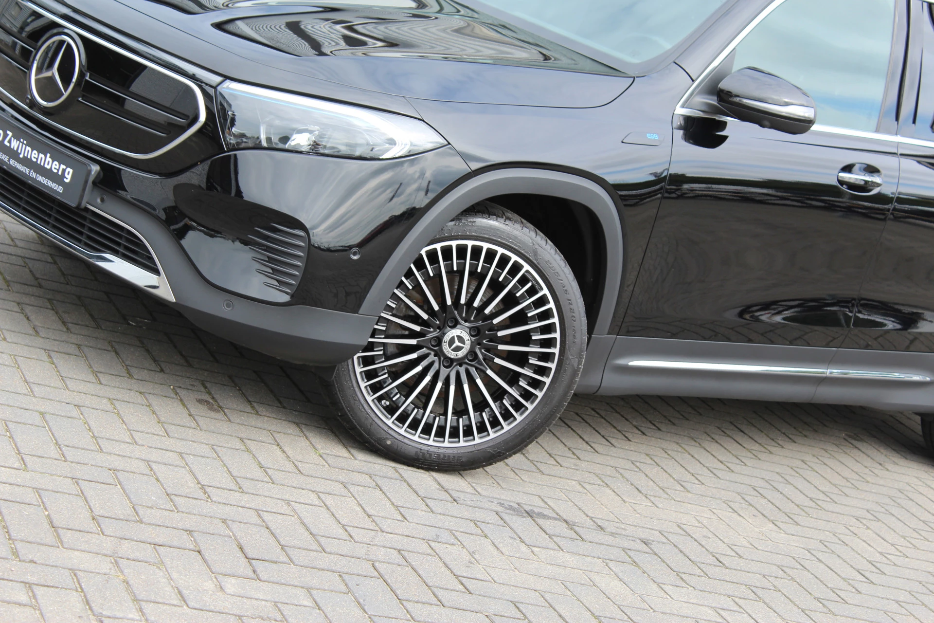 Hoofdafbeelding Mercedes-Benz EQB
