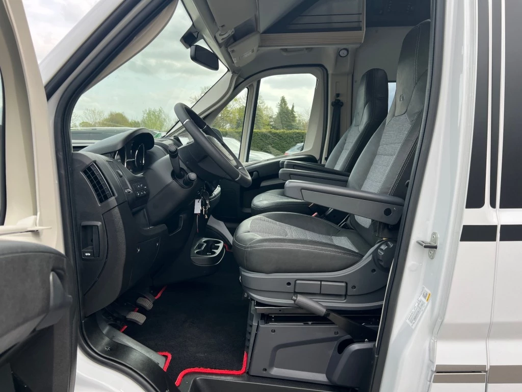 Hoofdafbeelding Adria Twin Axess 640 Sl