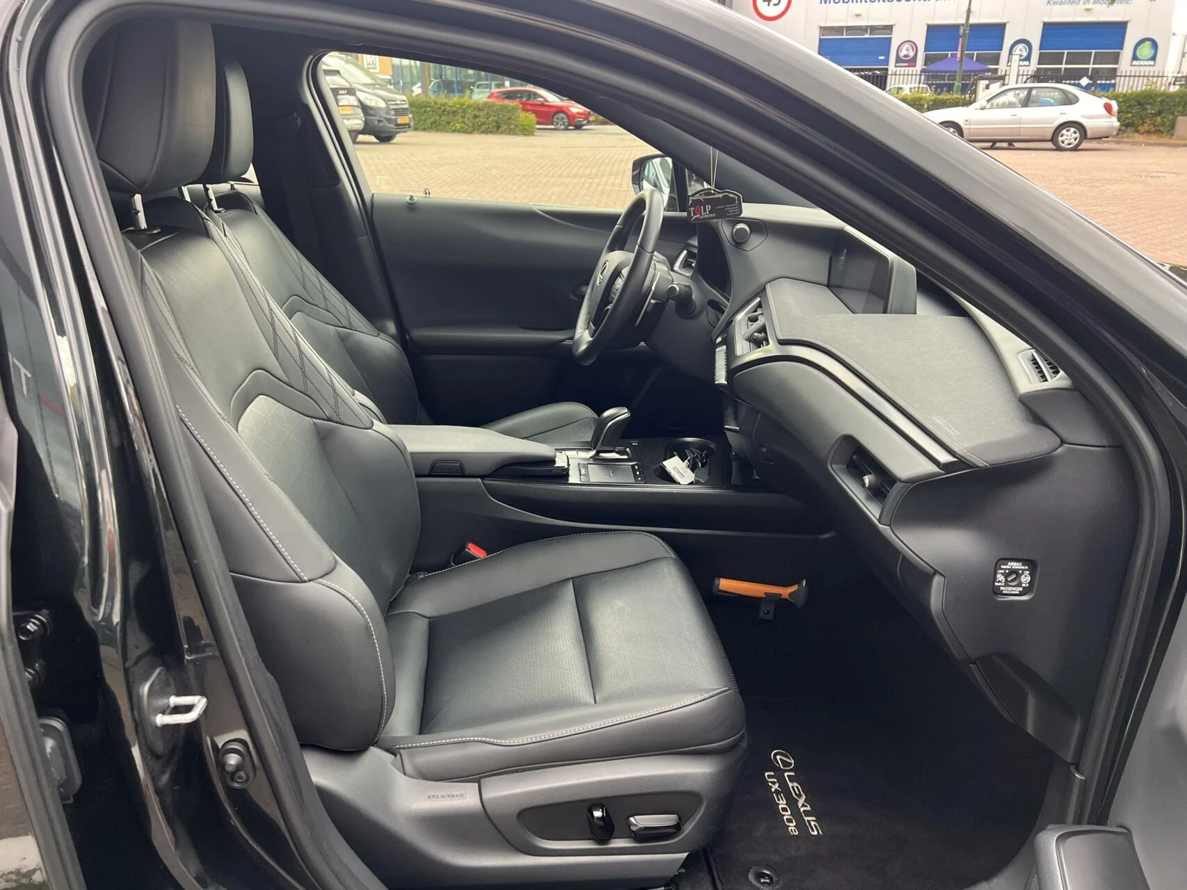 Hoofdafbeelding Lexus UX