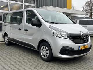 Hoofdafbeelding Renault Trafic Renault Trafic Passenger 9-persoons 1.6 dCi Grand Authentique Energy BTW / BPM vrij marge Lengte 2 Airco Cruise control Navigatie PDC 1e eigenaar Combi Kombi Passenger Groepsvervoer Taxi Personenbus