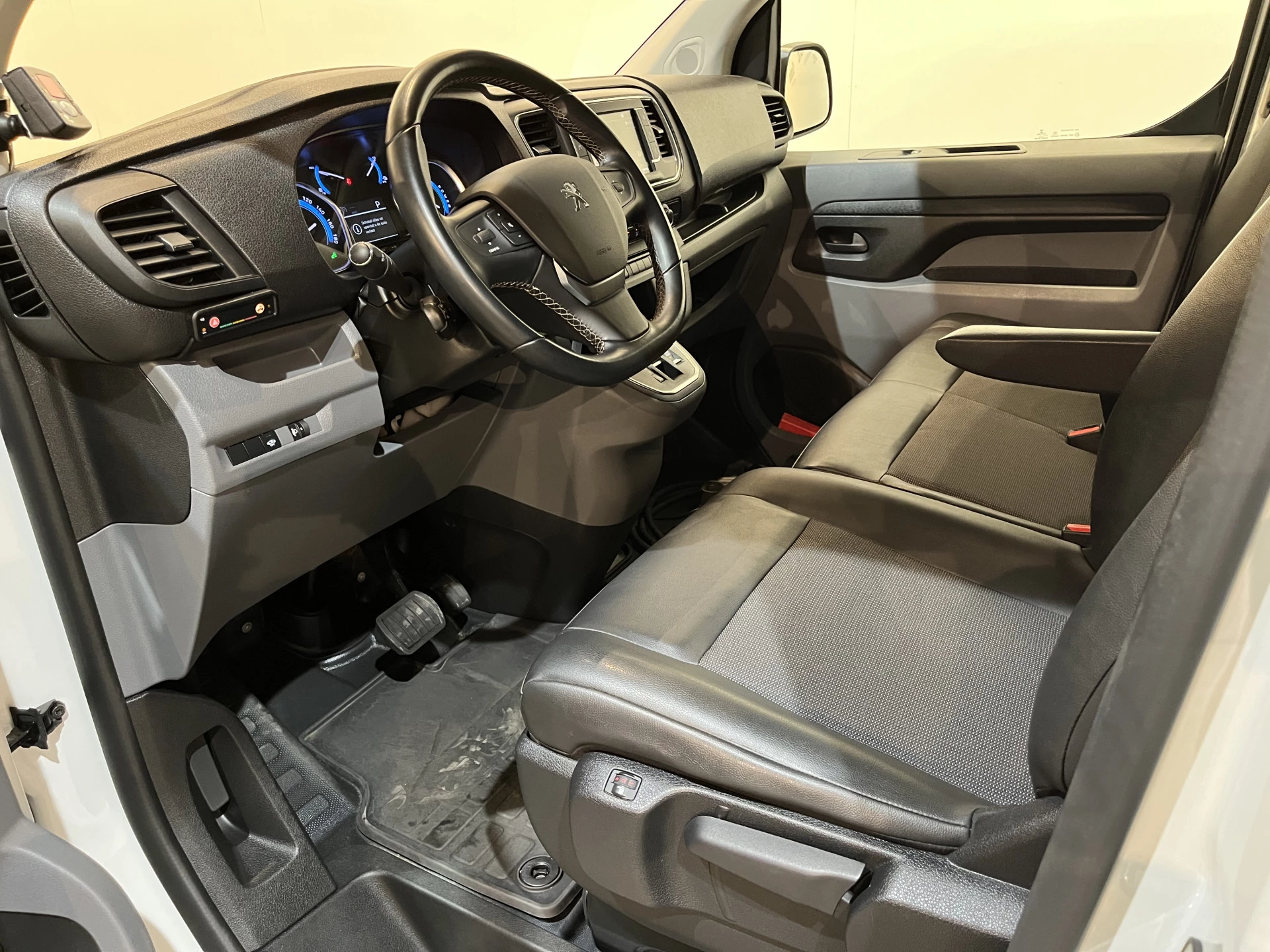 Hoofdafbeelding Peugeot e-Expert