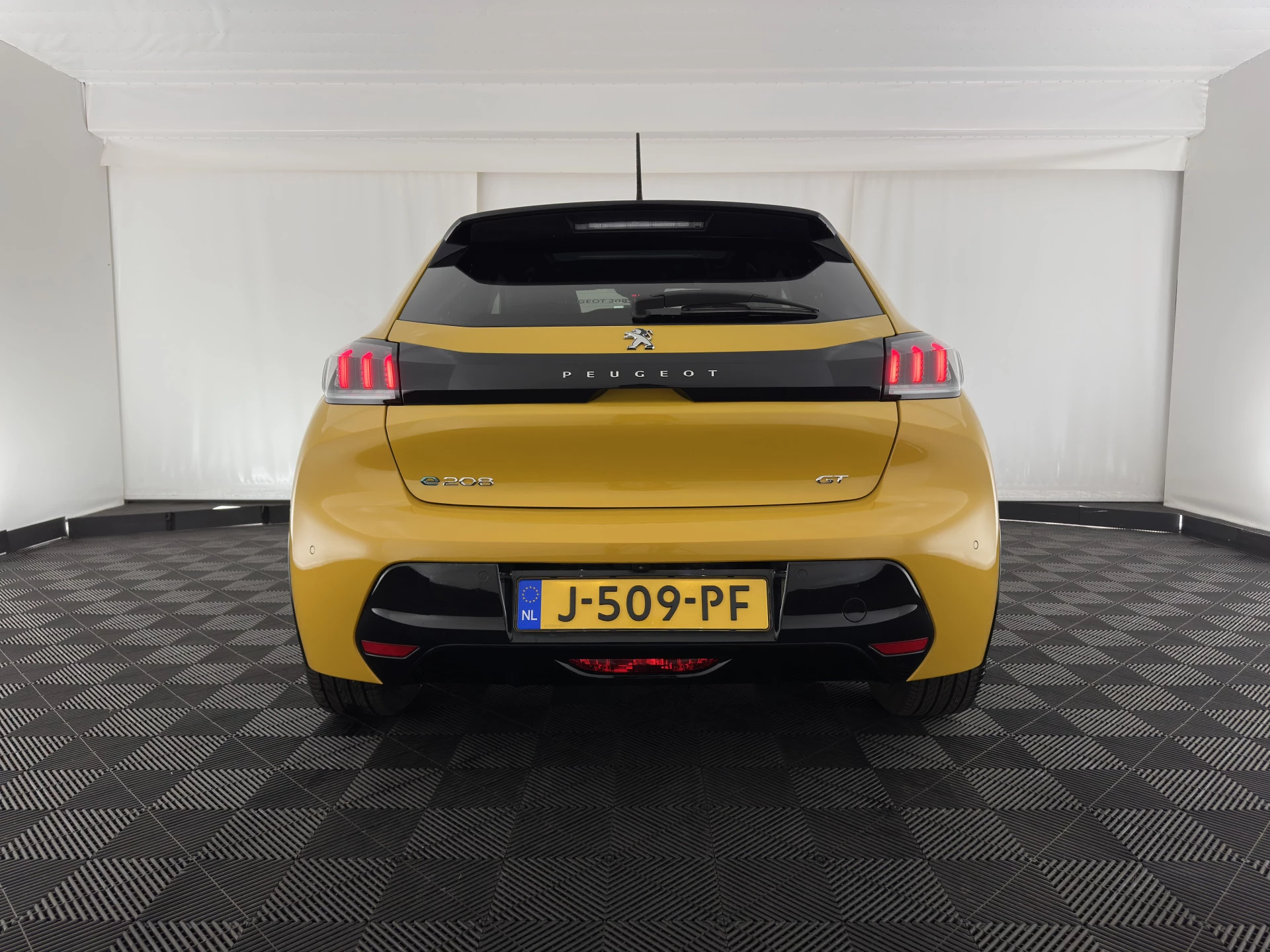 Hoofdafbeelding Peugeot e-208