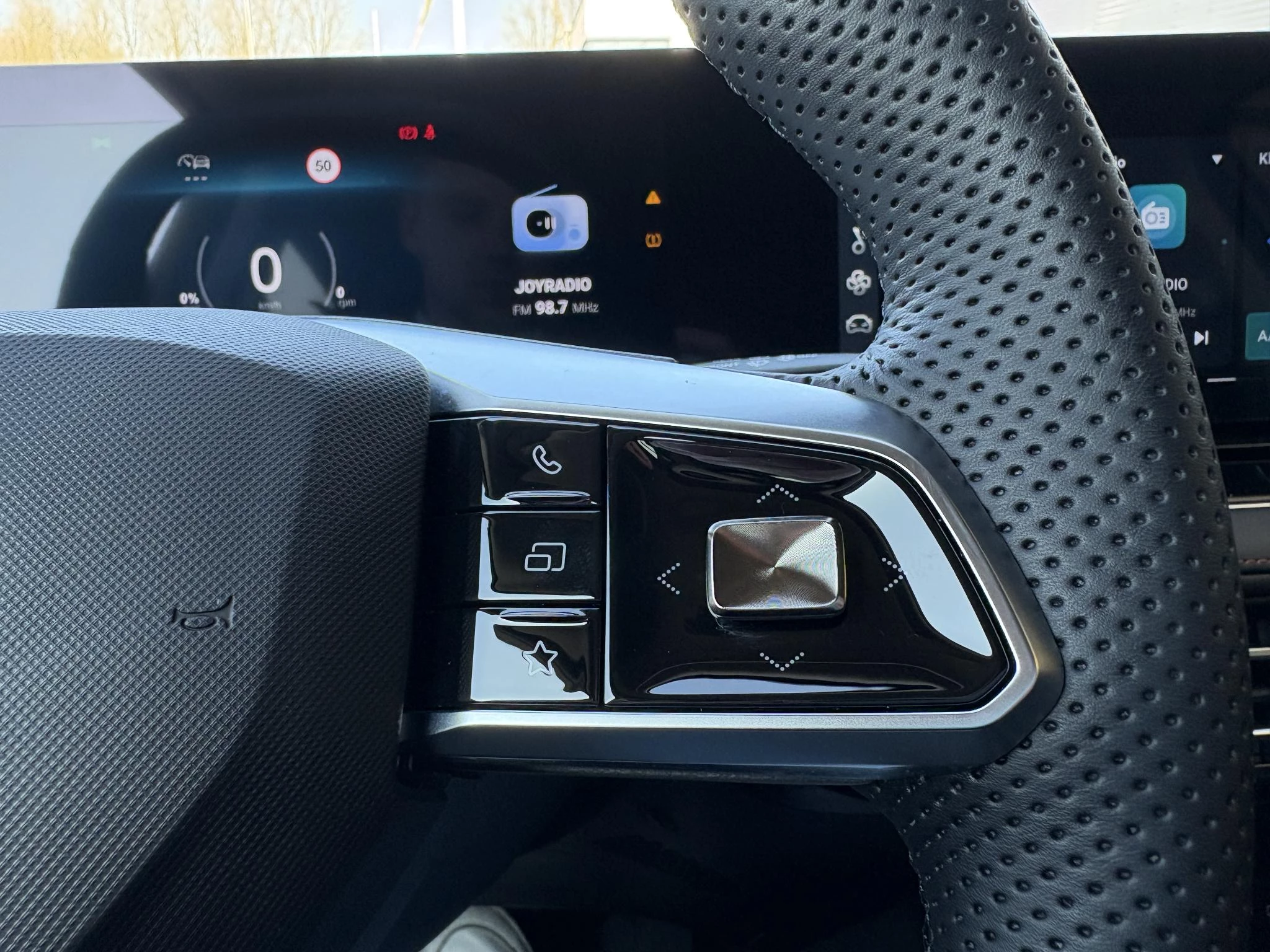 Hoofdafbeelding MG HS