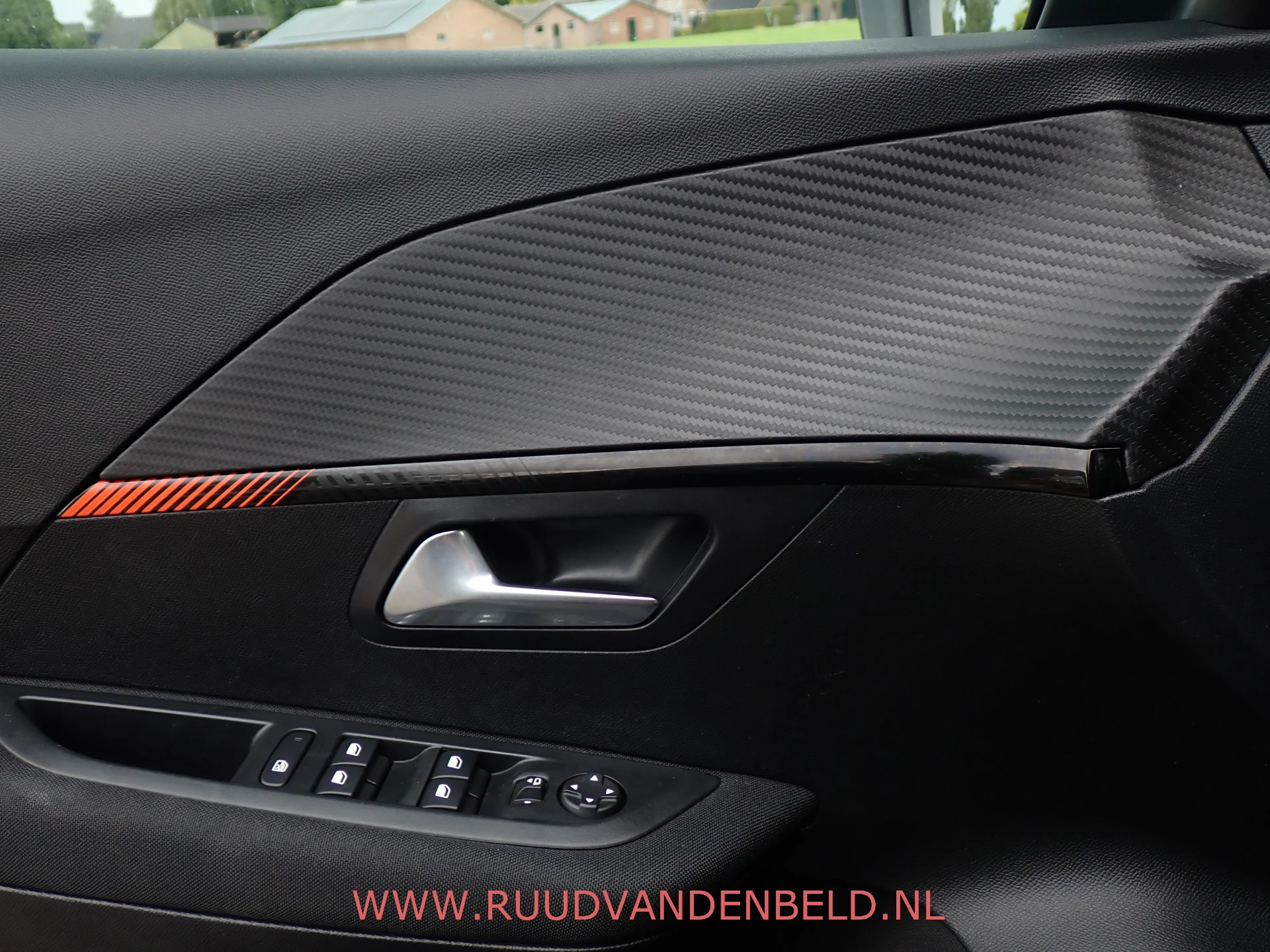 Hoofdafbeelding Peugeot e-208