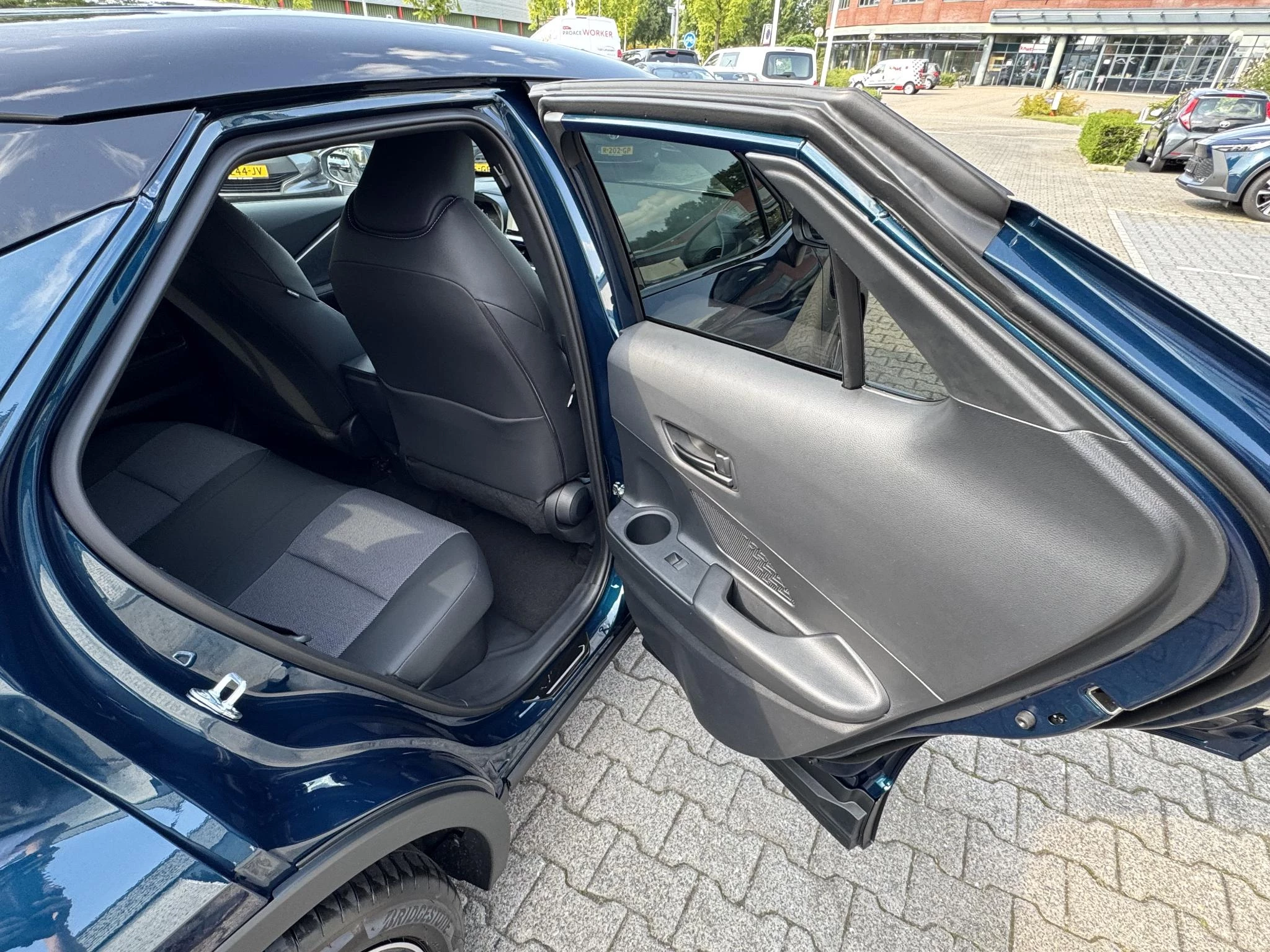 Hoofdafbeelding Toyota C-HR
