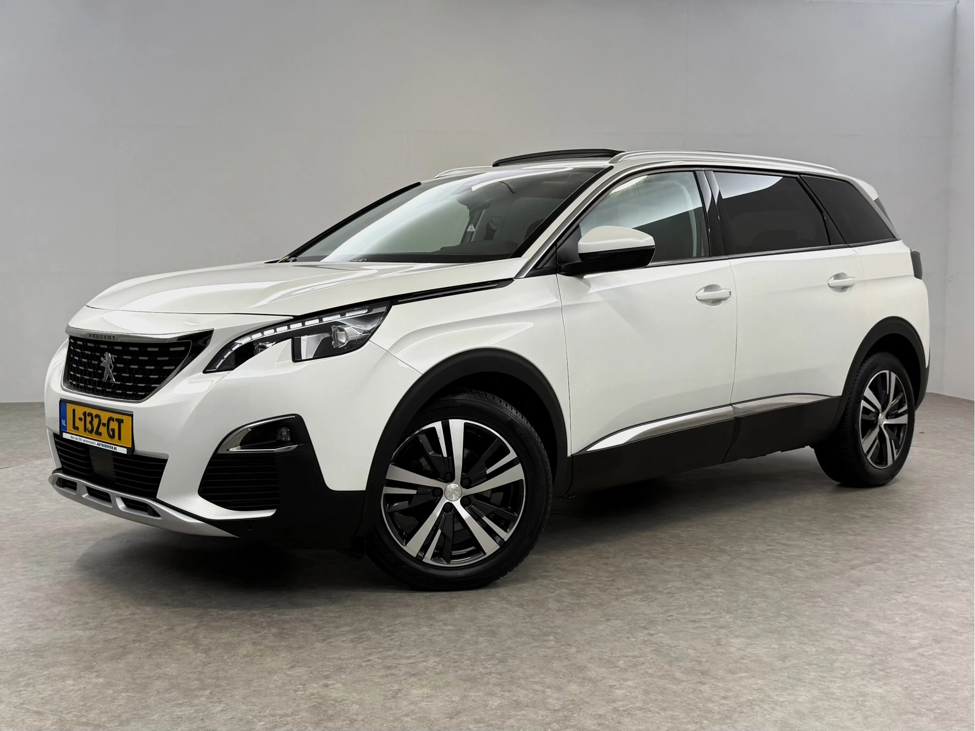 Hoofdafbeelding Peugeot 5008