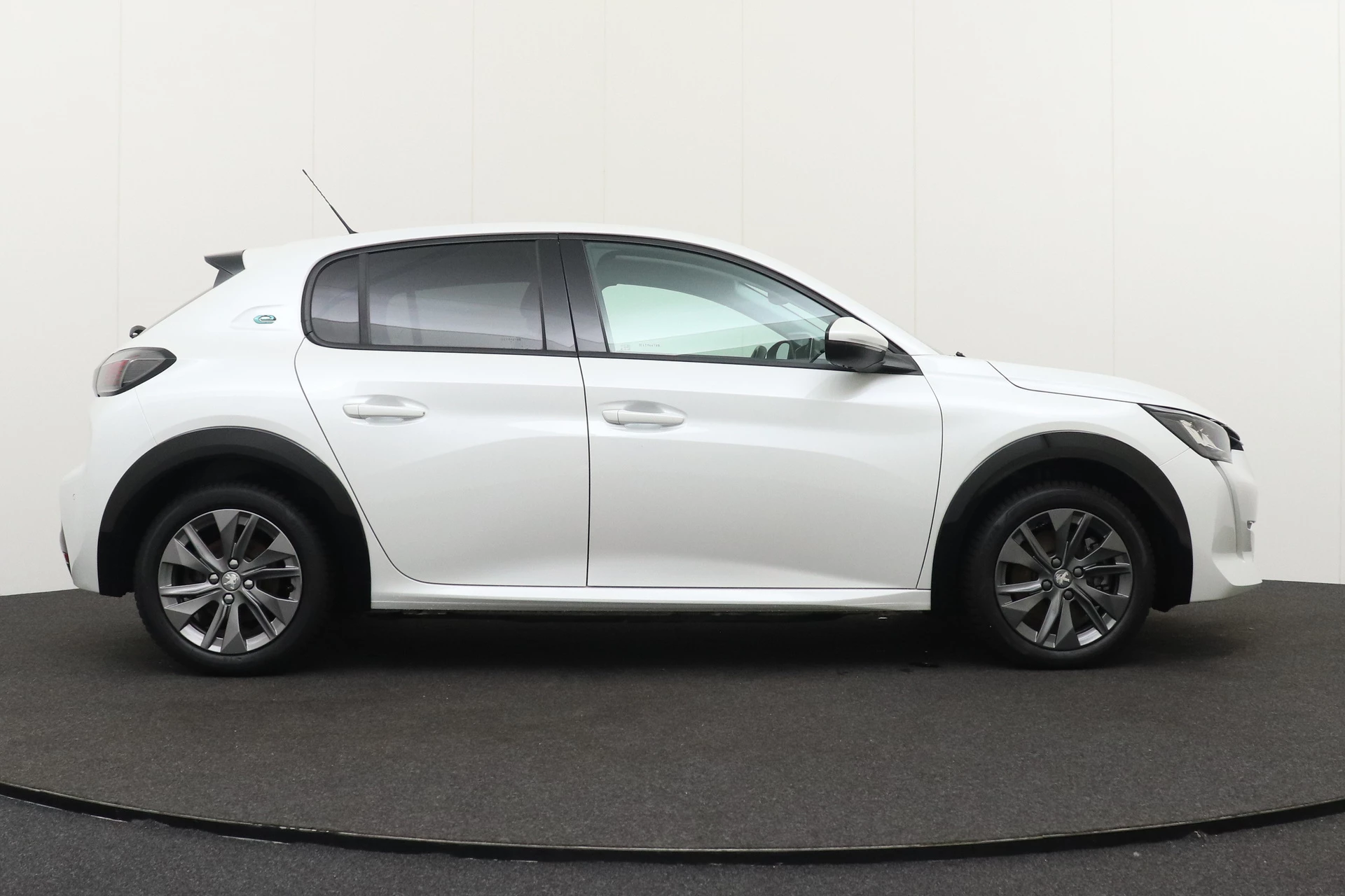 Hoofdafbeelding Peugeot e-208