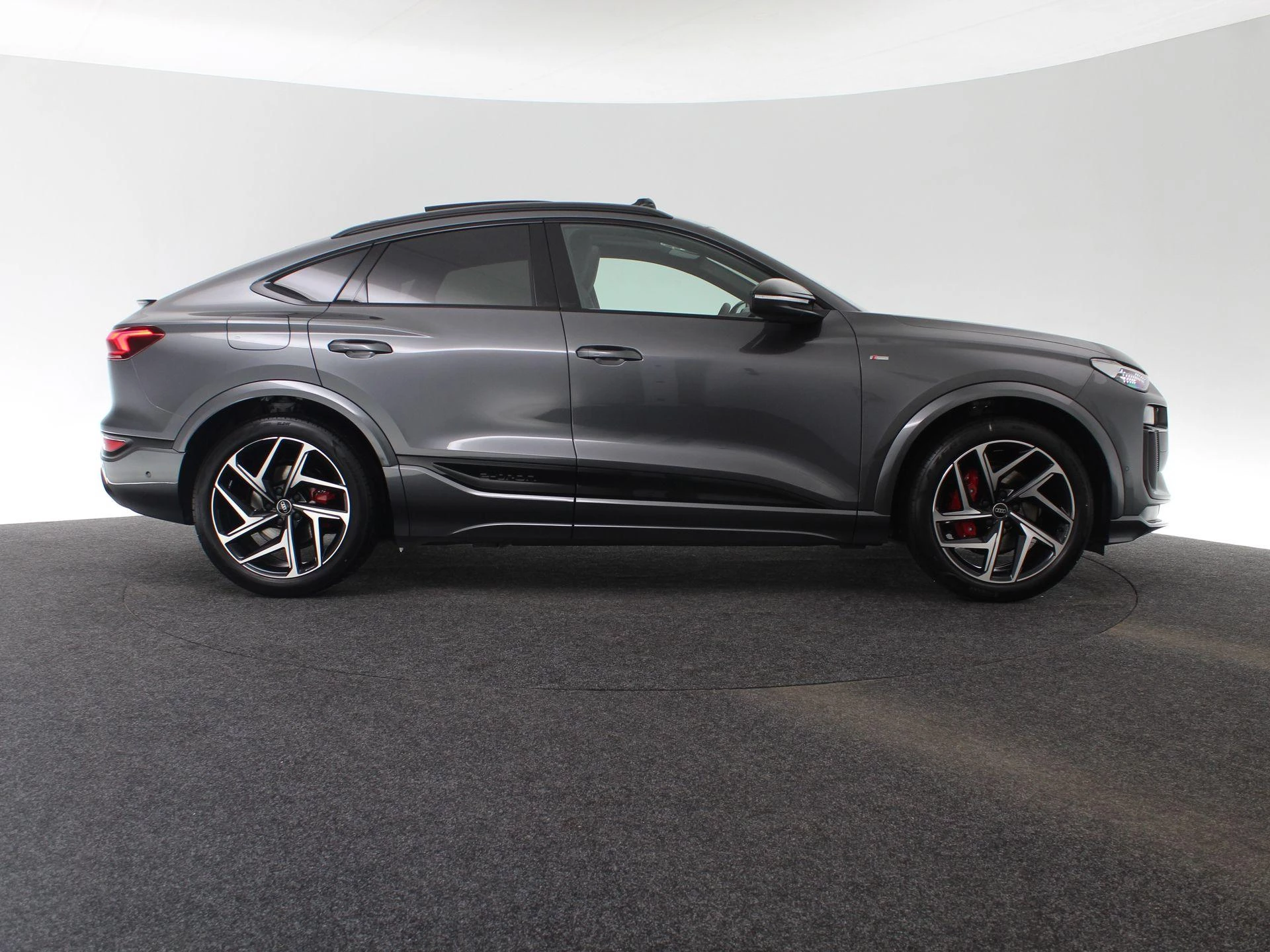 Hoofdafbeelding Audi Q6 e-tron