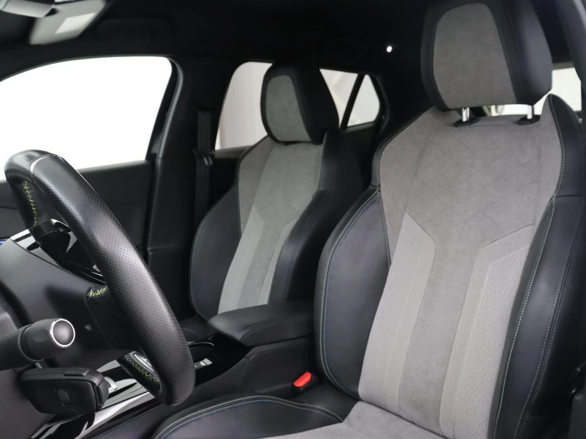Hoofdafbeelding Peugeot e-2008