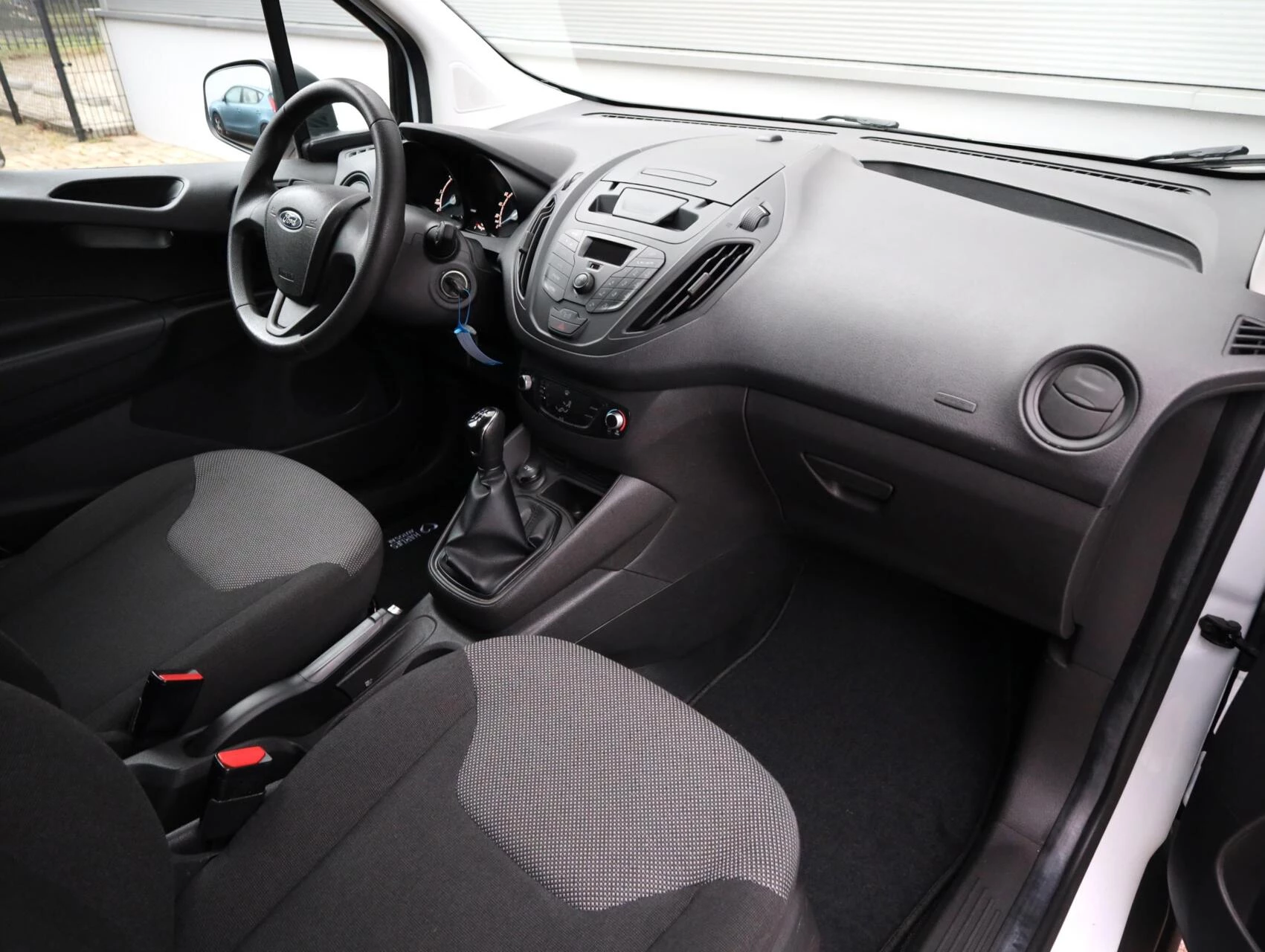 Hoofdafbeelding Ford Transit Courier