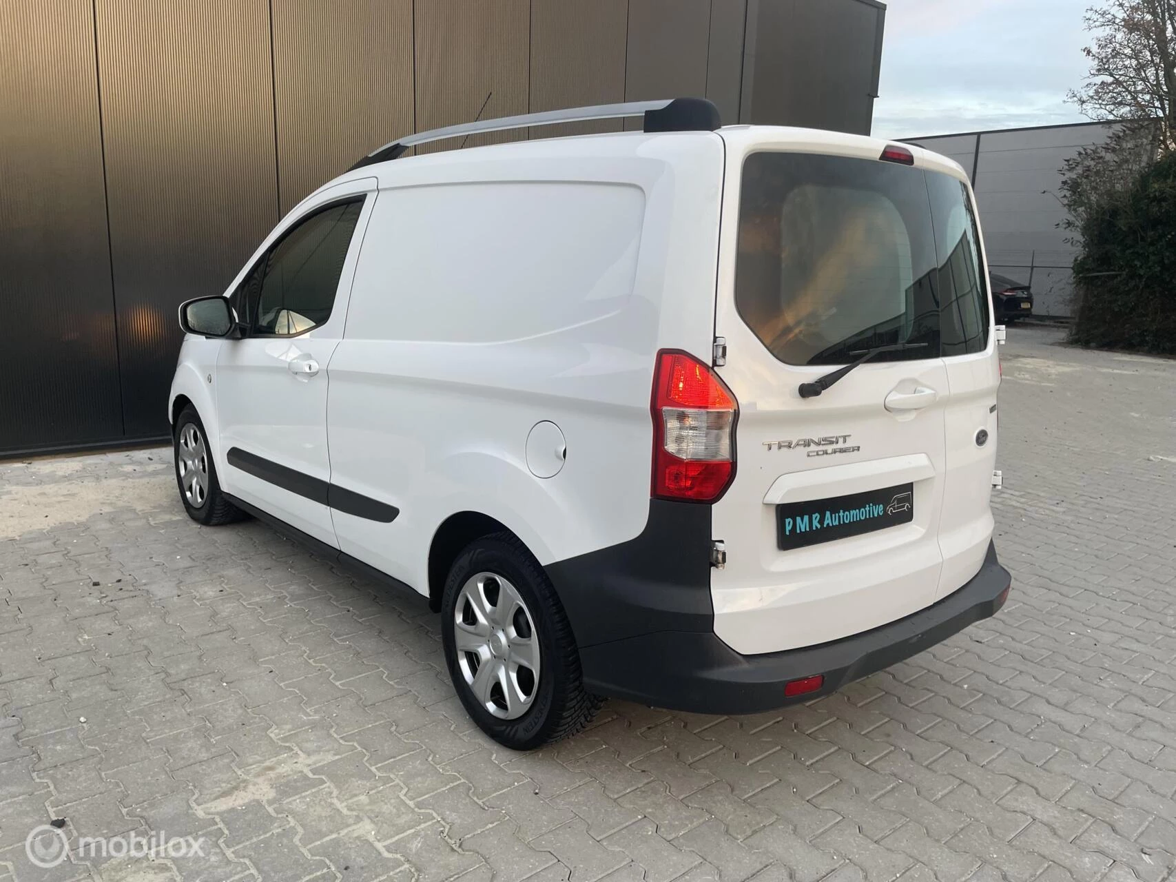 Hoofdafbeelding Ford Transit Courier