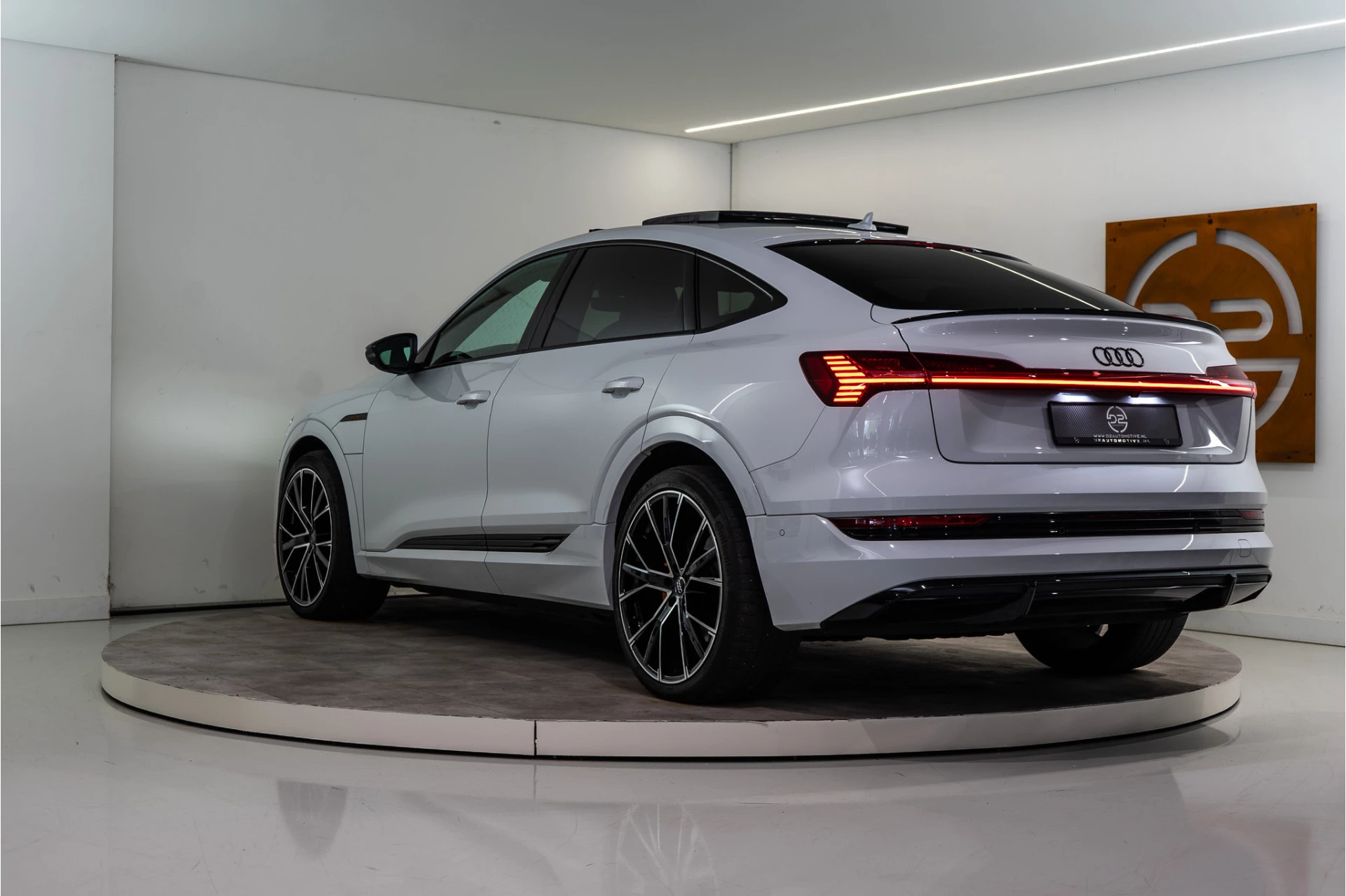 Hoofdafbeelding Audi e-tron