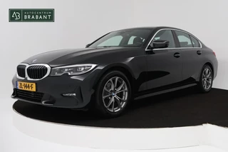 BMW 3-serie 320i High Executive Edition Automaat (STOELVERWARMING, TREKHAAK AFNEEMBAAR, SFEERVERLICHTING, DEALER ONDERHOUDEN)