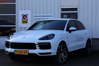 Hoofdafbeelding Porsche Cayenne Porsche Cayenne 3.0 E-Hybrid 462PK Plug in*Perfect Porsche Onderh.*1ste Eig*Luchtvering/PASM/Black Pack/Sportuitlaat/Sport Chrono/Apple Carplay-Android/Standkachel/Elek. Klep./Camera/Rijstrook/Stoelverw./LED/DAB/Parkeersens.V+A/21 inch LM*