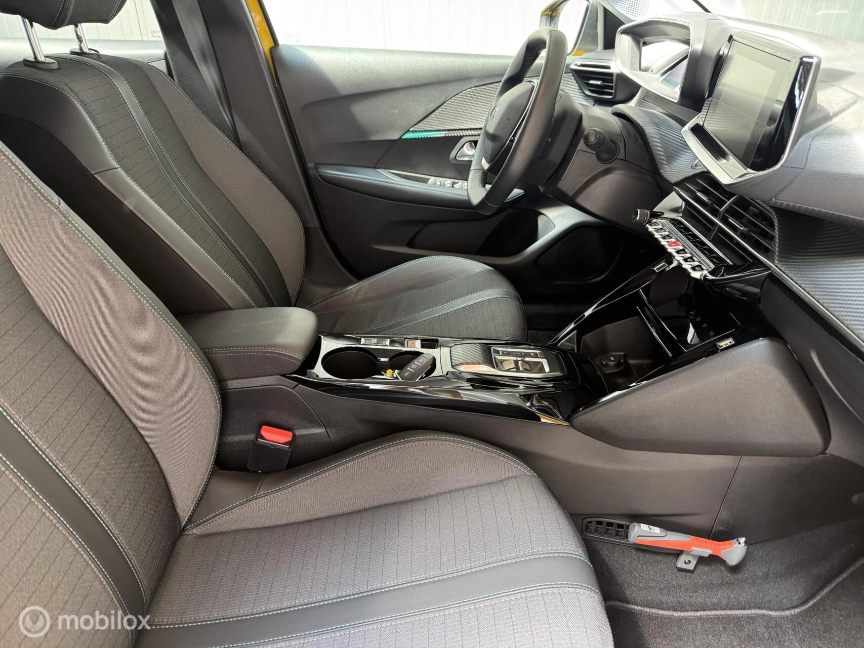 Hoofdafbeelding Peugeot e-208