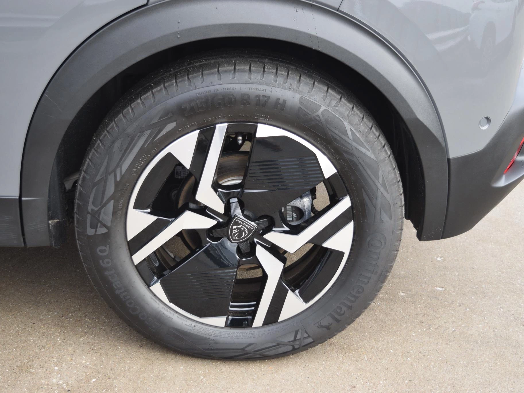 Hoofdafbeelding Peugeot e-2008