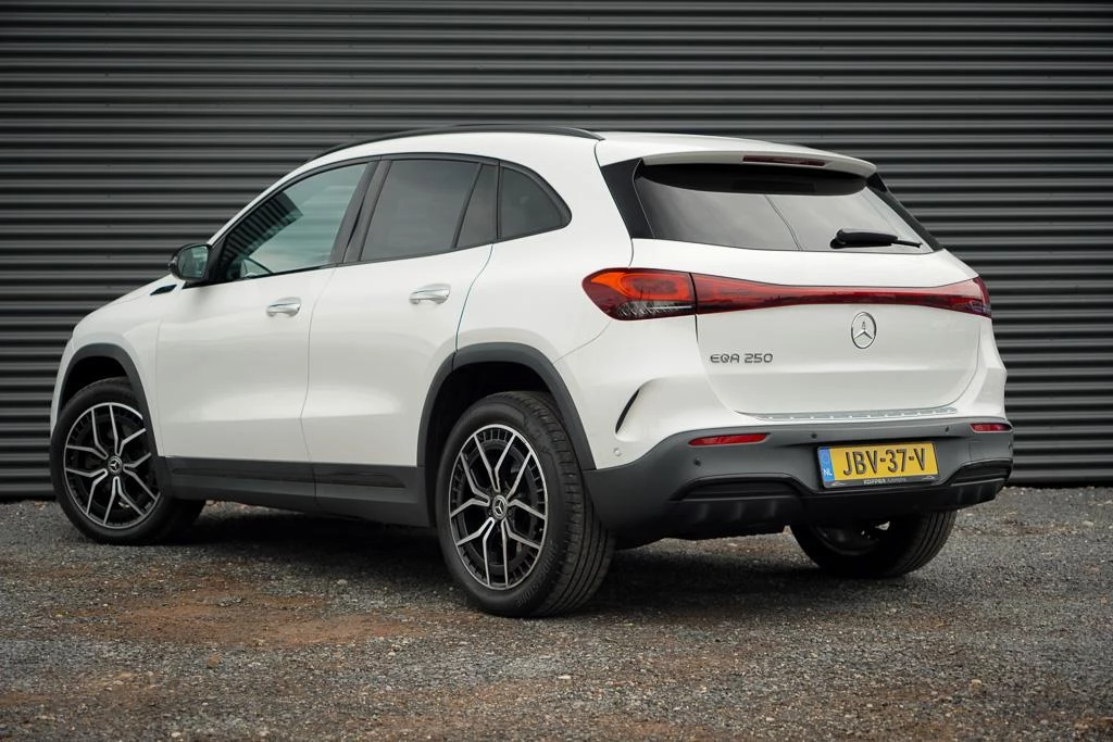 Hoofdafbeelding Mercedes-Benz EQA