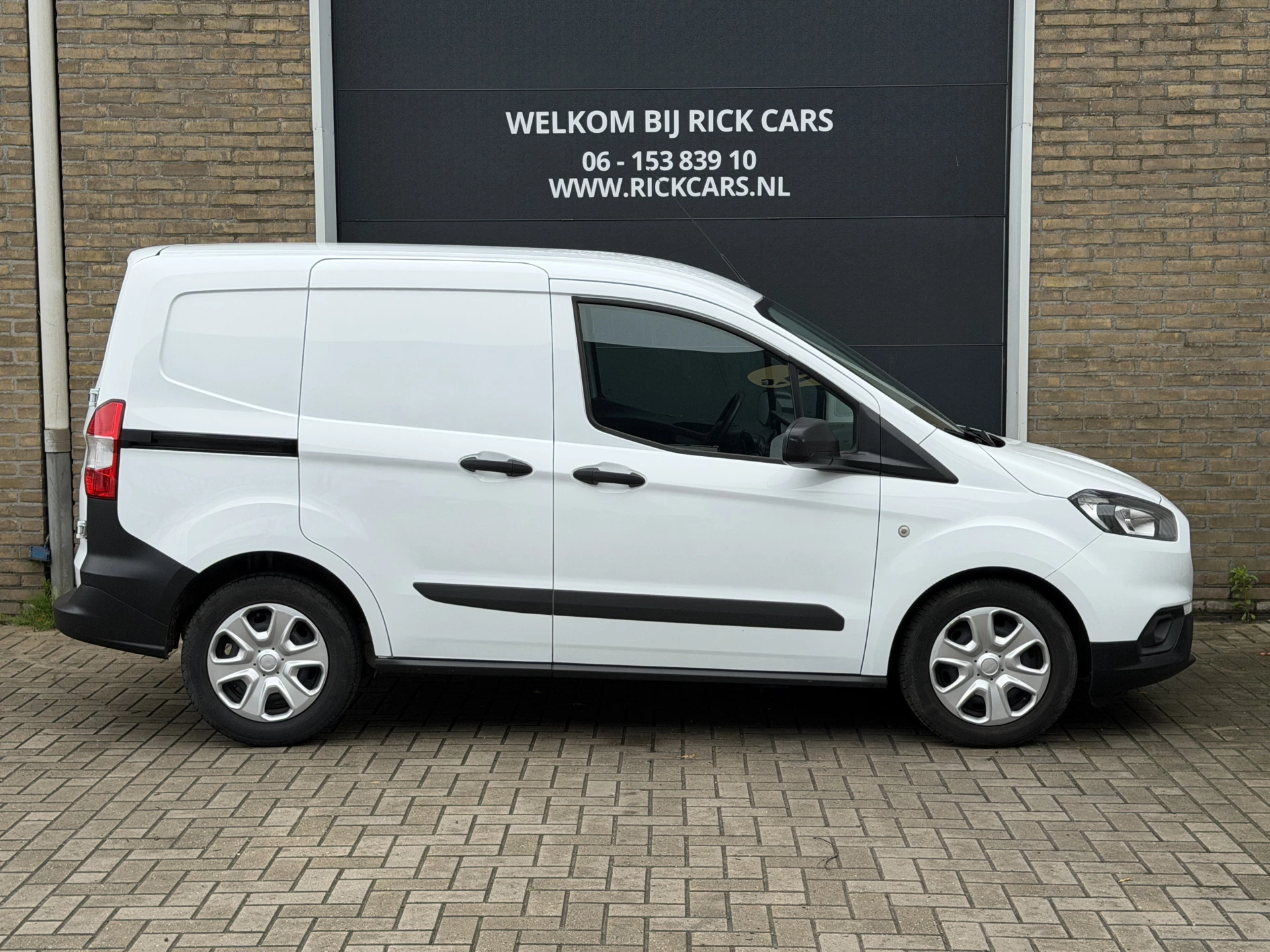 Hoofdafbeelding Ford Transit Courier
