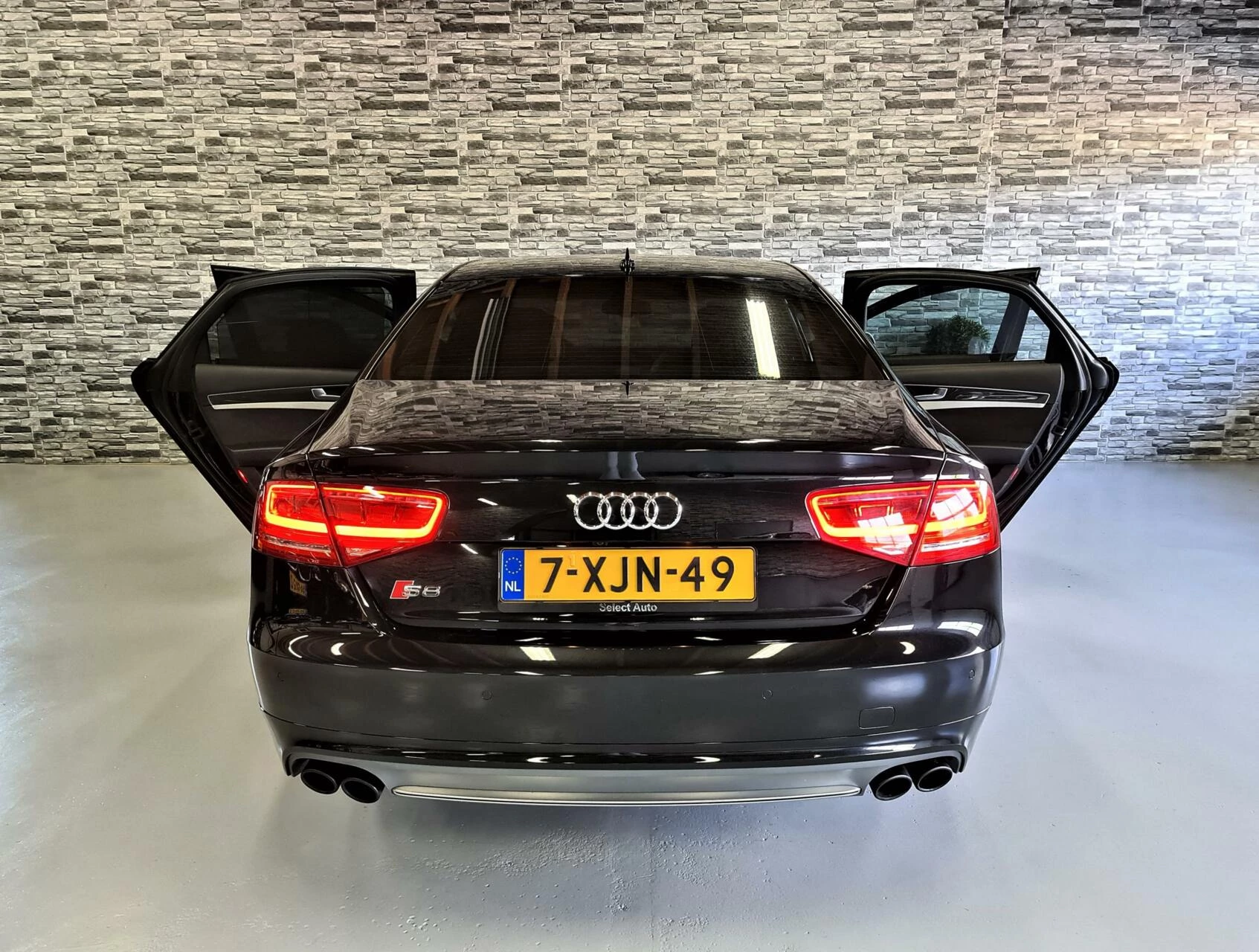 Hoofdafbeelding Audi S8